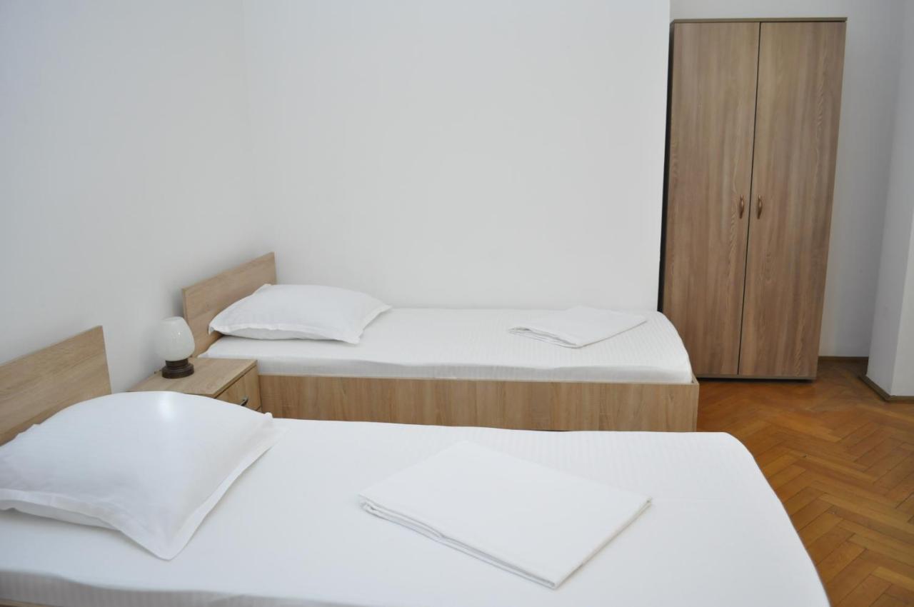 Hotel Triumf Bucarest Esterno foto