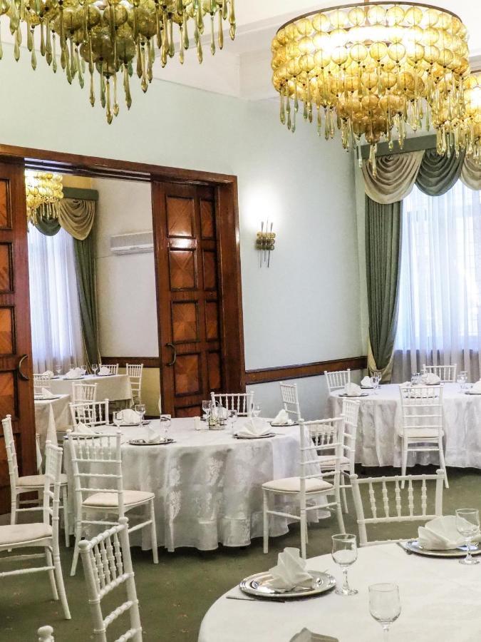 Hotel Triumf Bucarest Esterno foto