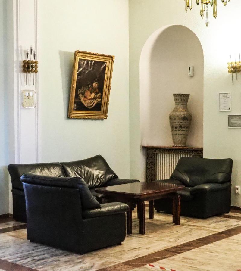 Hotel Triumf Bucarest Esterno foto