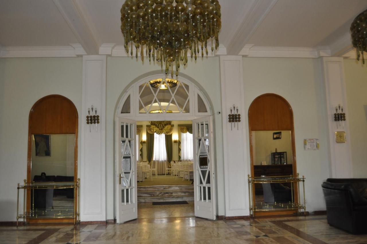 Hotel Triumf Bucarest Esterno foto