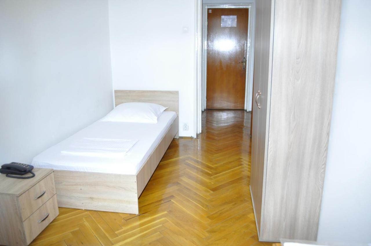 Hotel Triumf Bucarest Esterno foto
